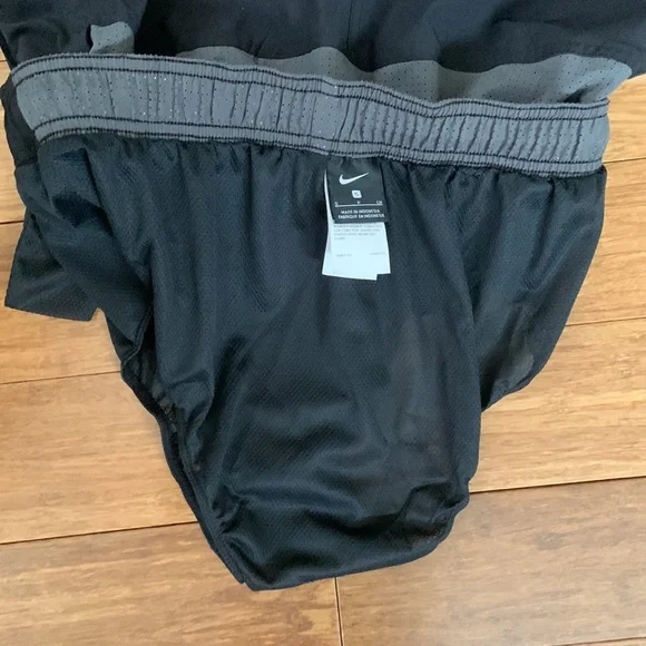 NEW NIKE Mens Black Water Repel Swim Shorts sz S - Picture 5 of 5